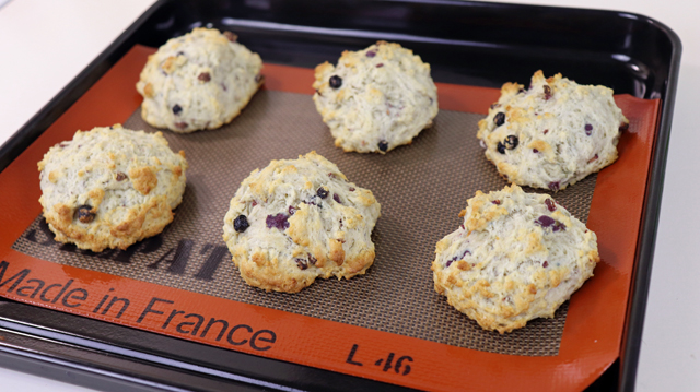 Trader Joe's(トレーダージョーズ)のミックスド・ベリー・スコーンの作り方 5